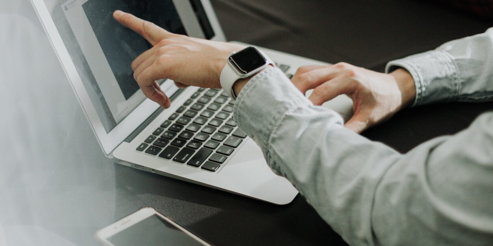 priscilla-du-preez-nNMBa7Y1Ymk-unsplash Making Tax Digital for VAT